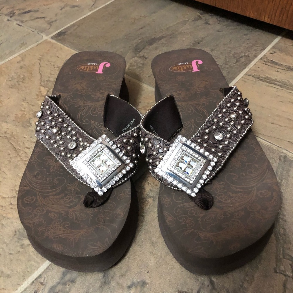 Justin’s flip flops